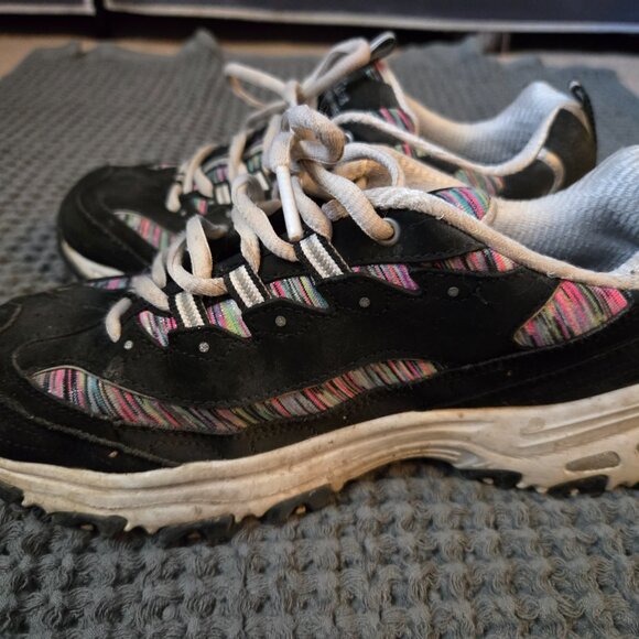 Skechers tennis shoes for women - Picture 3 of 6